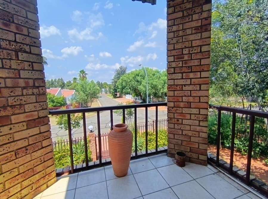 7 Bedroom Property for Sale in Langenhovenpark Free State